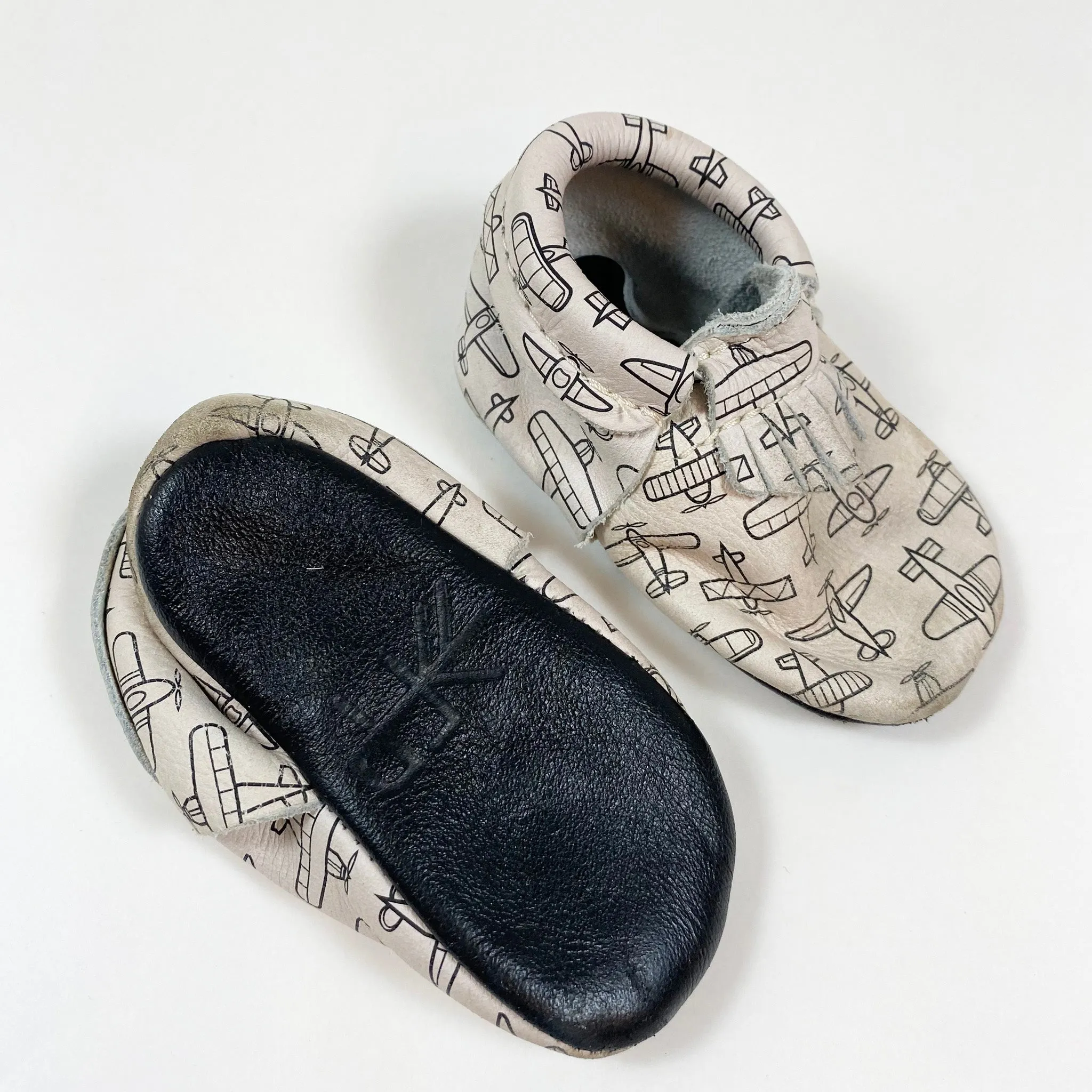 Freshly Picked airplane print soft-sole leather moccasins 3/12-18M