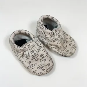 Freshly Picked airplane print soft-sole leather moccasins 3/12-18M