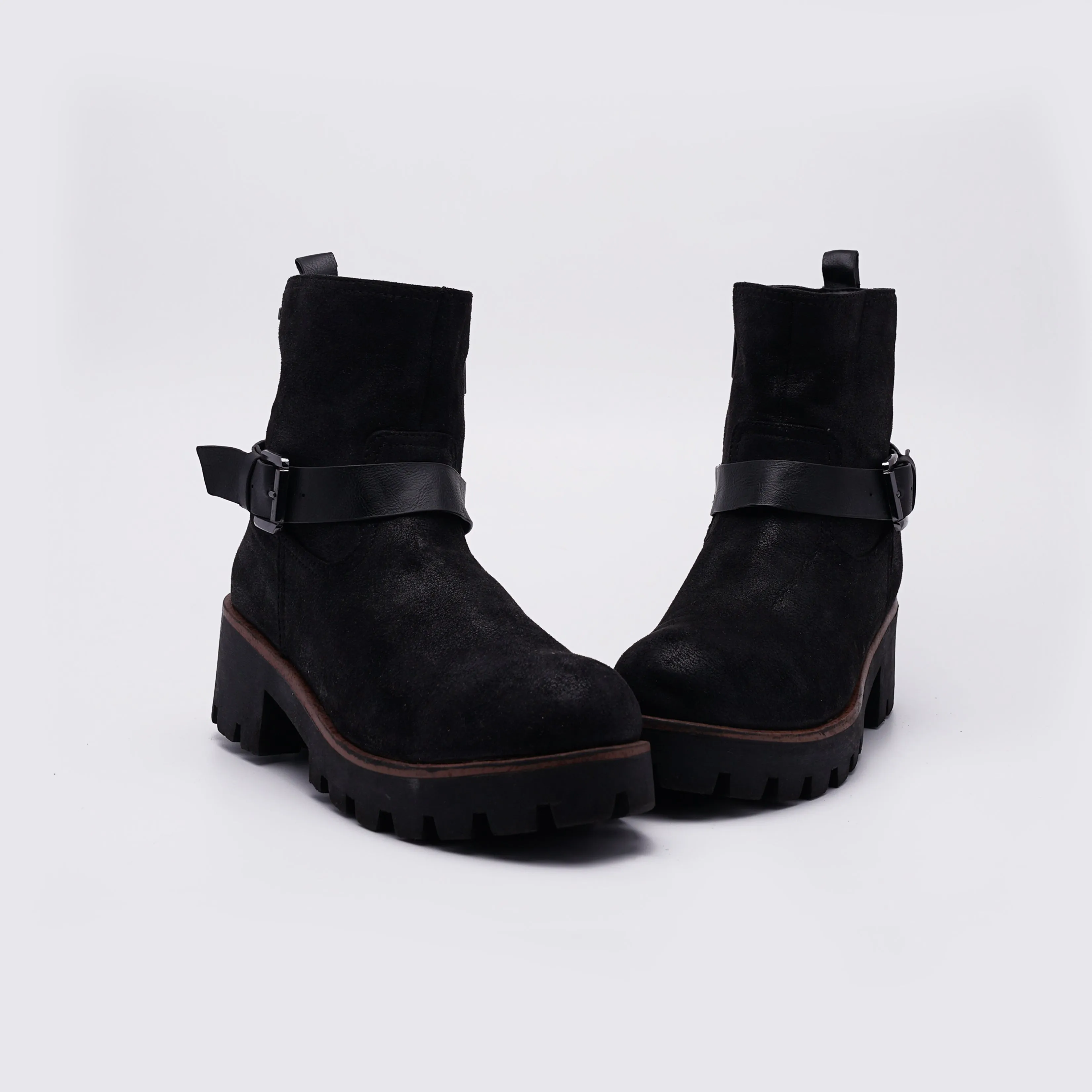 MTNG Waterproof Boot in Black Nubuck